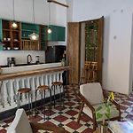 Old City 2-Bedroom 2-Bath Apartment