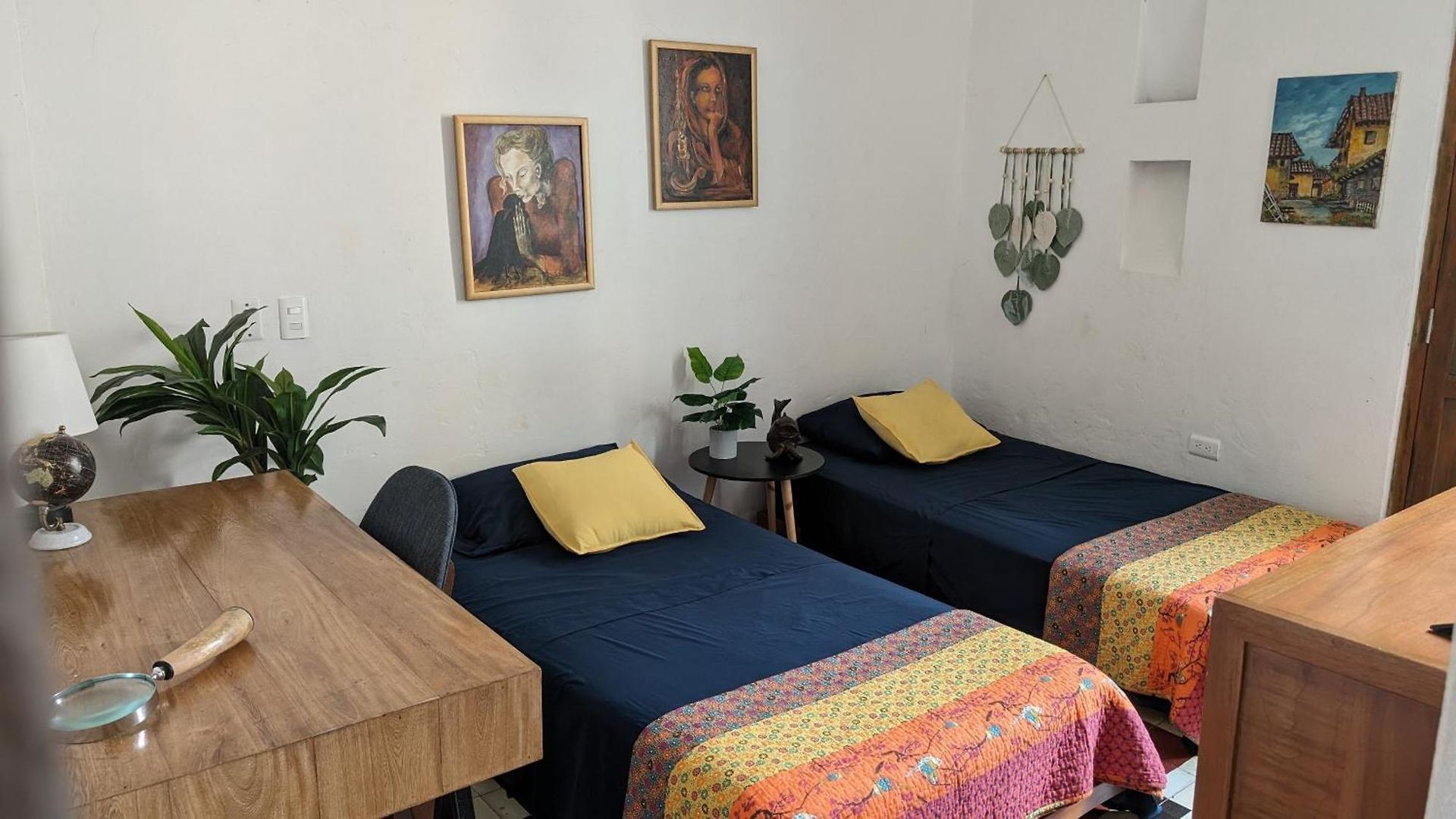 Old 2-bedroom 2-bath Apartamento Cartagena