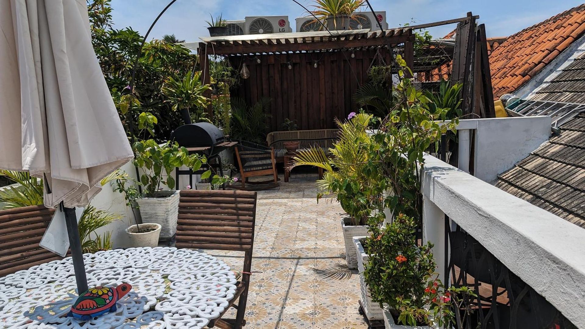 Old 2-bedroom 2-bath Cartagena