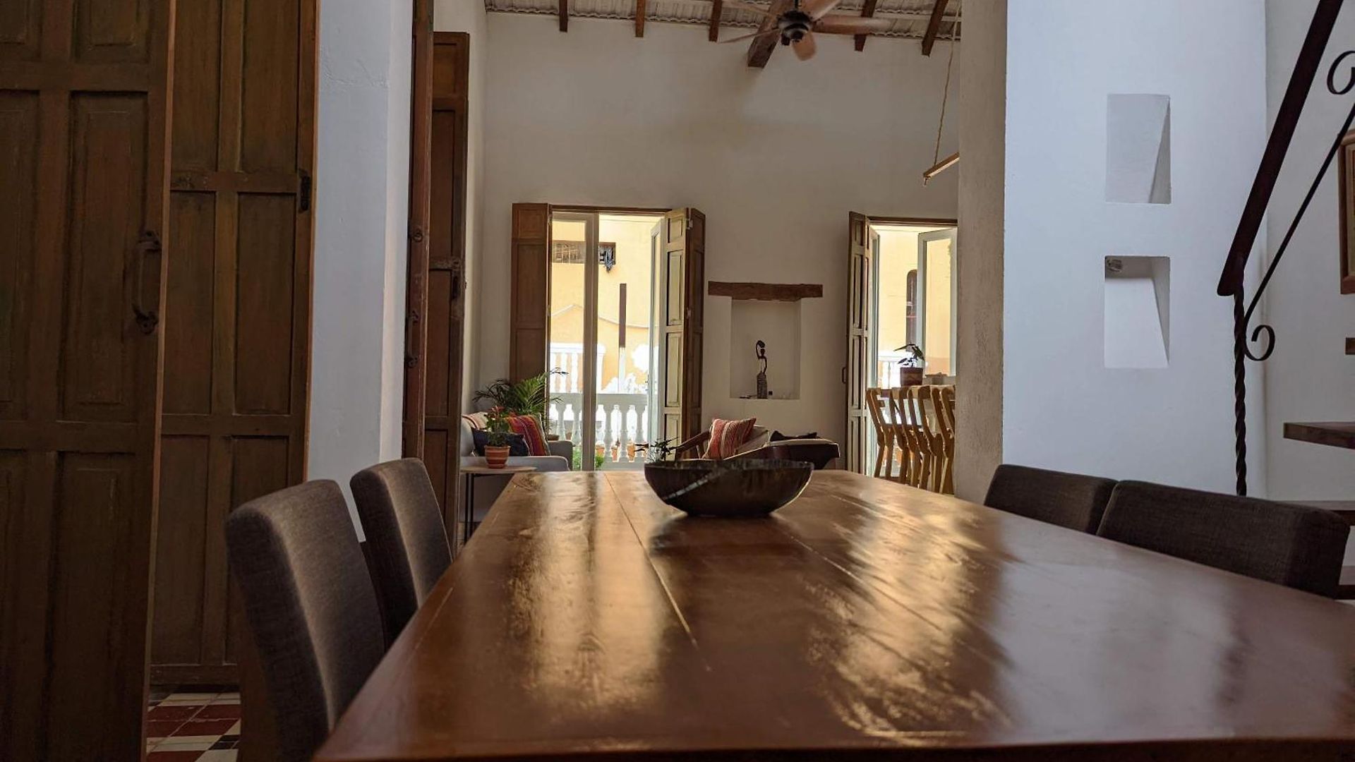 Old 2-bedroom 2-bath Apartamento Cartagena