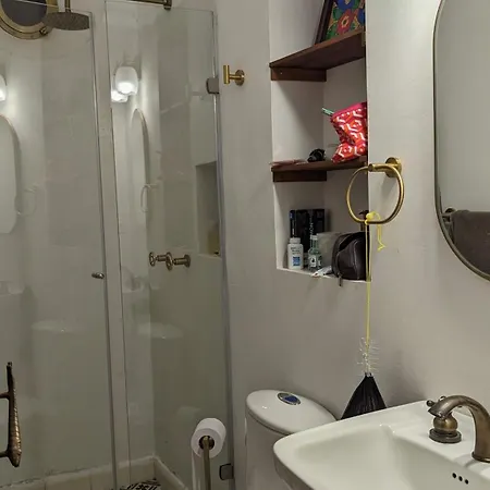 Old 2-bedroom 2-bath