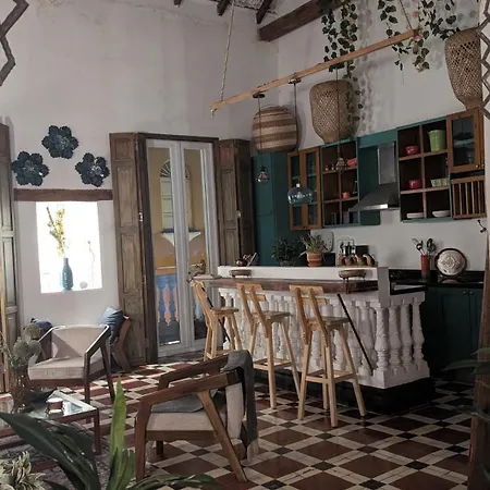 Old 2-bedroom 2-bath Cartagena