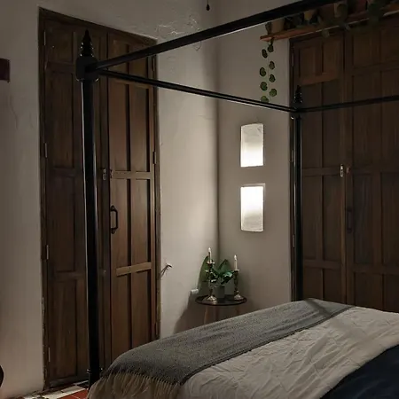 Old 2-bedroom 2-bath * Cartagena